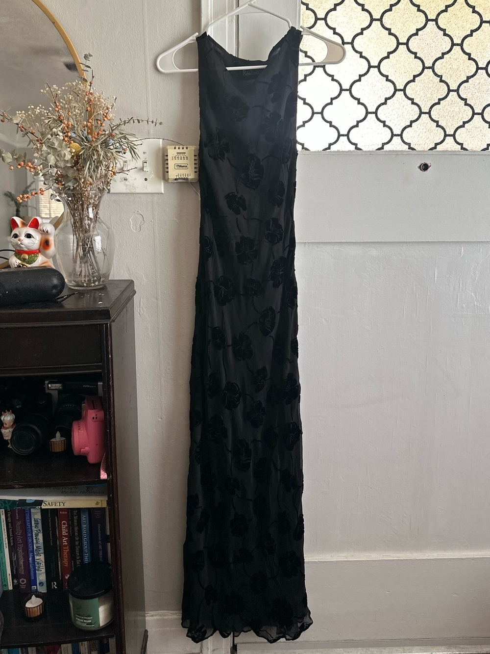 Réalisation Par The Carla Floral Midi Dress in Black - Picture 4 of 7